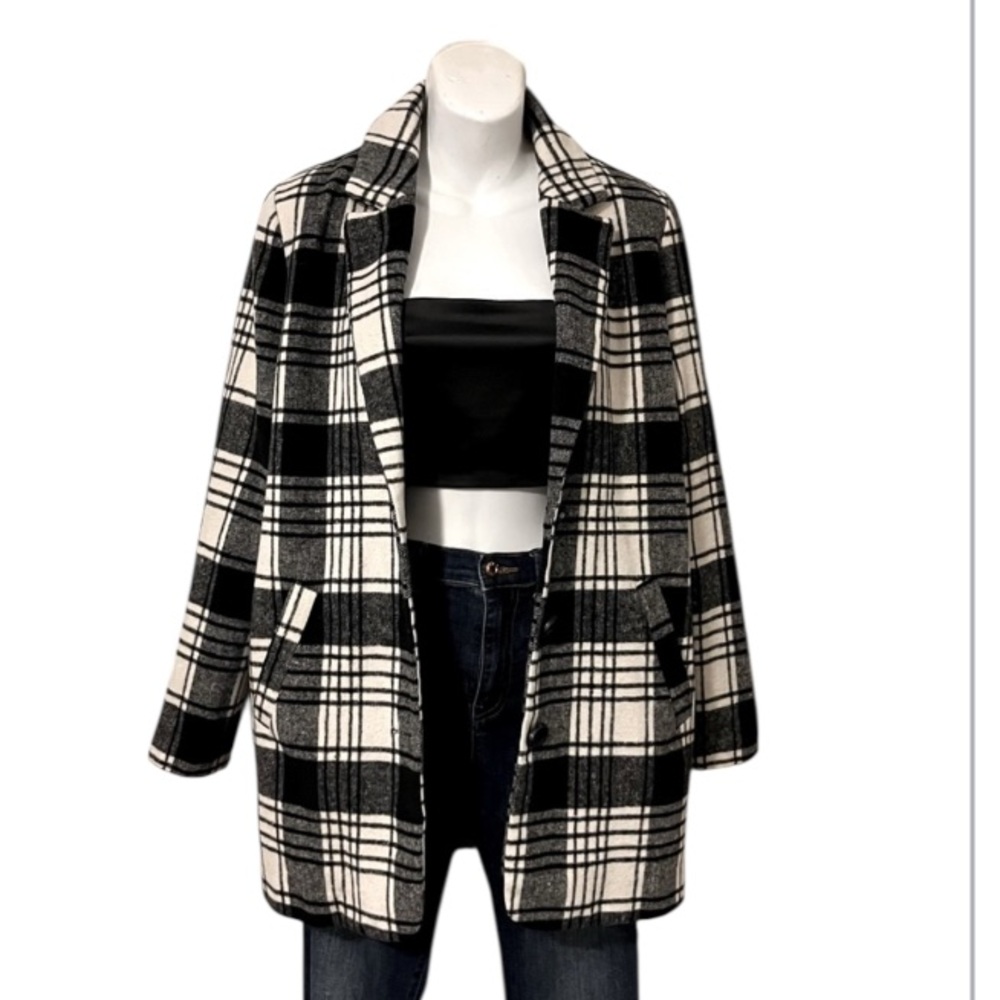 Forever 21 Womans Black & White Boxy Notched Collar Lined Plaid Coat Sz S